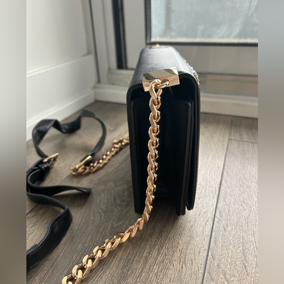 Black and gold faux leather clutch crossbody - Picture 3 of 7